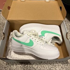 Nike Green Glow Air Force 1